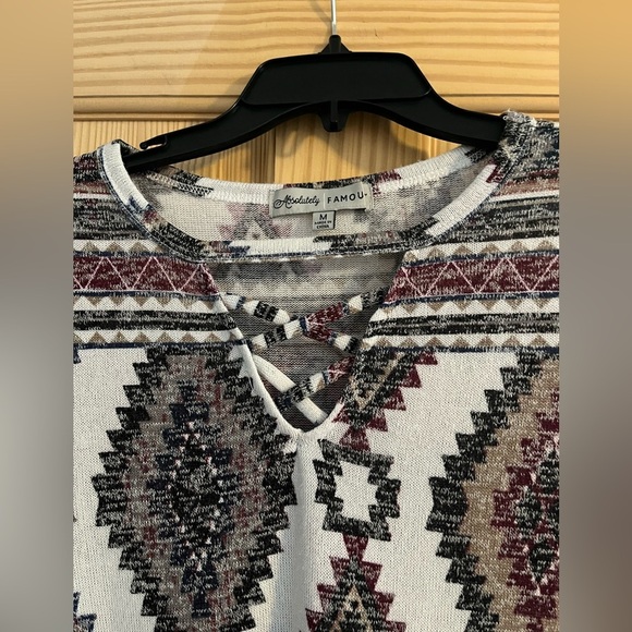 Absolutely Famous Southwestern Tan Black Maroon and White Long Sleeve Top Size M - Picture 2 of 7